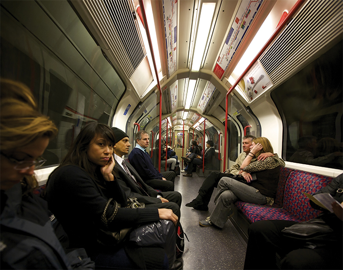 القطارات كلها اسمُها رغبة (عبدالقادر الجنابي)