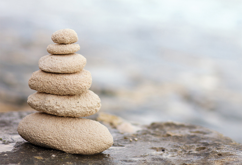 صامتة كعتبات حجريّة منهكة