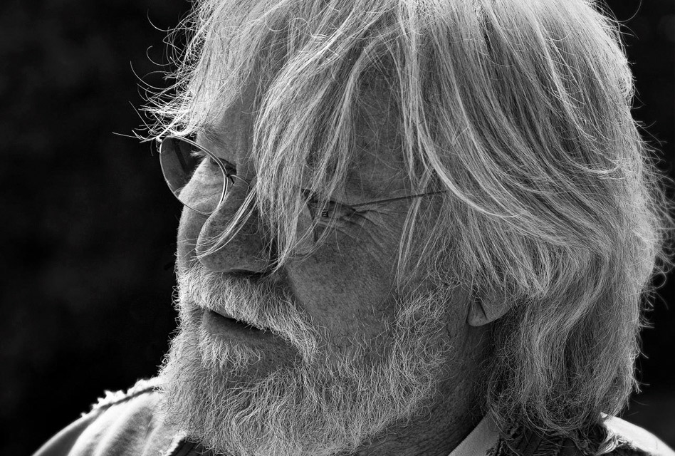 ميشا غوردن: أنا إنسان بسيط يثق في حدسه