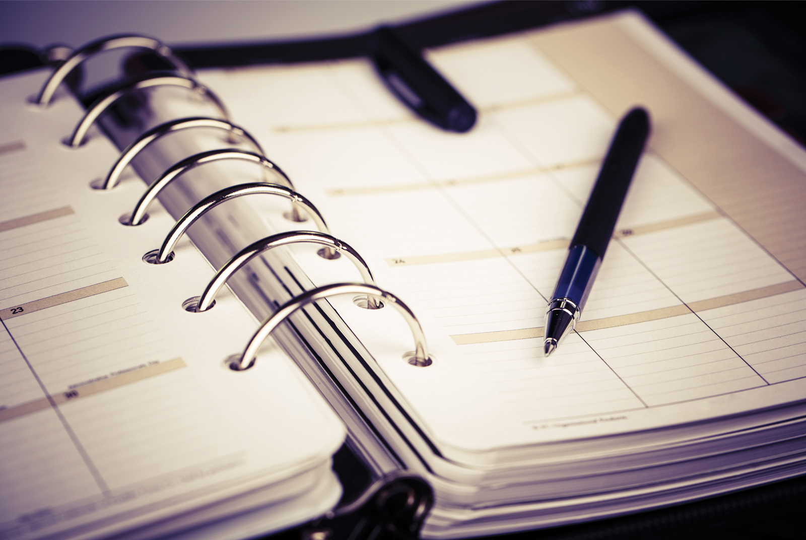 «أزمنة الرصاص» في المغرب تشعل حرب المذكرات السياسية؛ بحثًا عن الحقيقة الضائعة