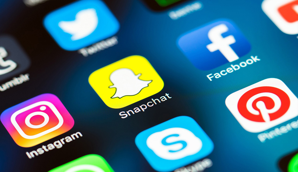 الشائعة وتزييف الحقائق في مواقع التواصل الاجتماعي.. قتل رمزي للآخر