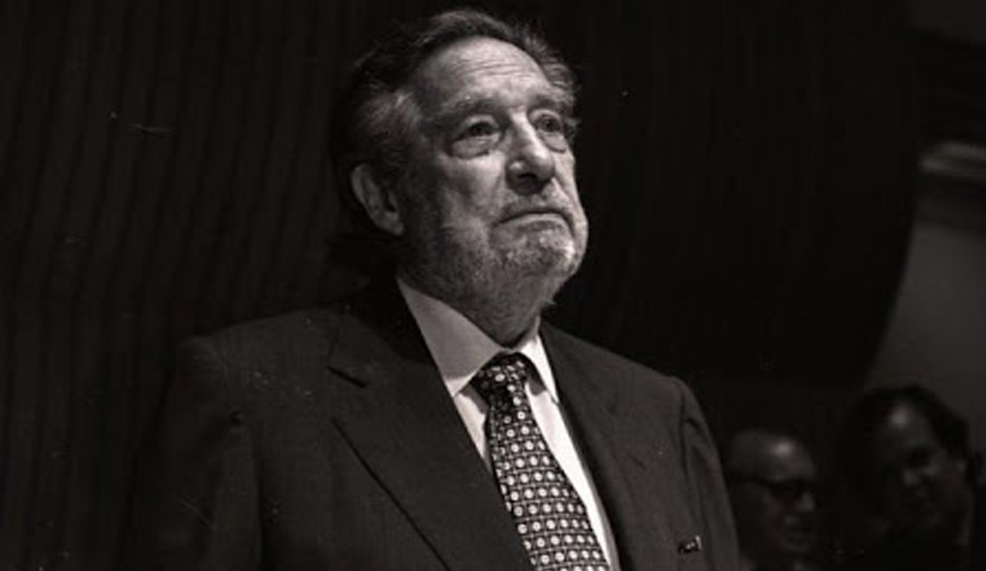 أوكتافيو باث ومعمودية النار البيضاء للشعر: السورياليّون هم من ابتكروا مسألة «الشاعر»