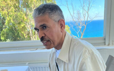 «يخطئ الموتى» ديوان جديد.. إبراهيم الحسين الساهر على حِدَادِه المستحيل