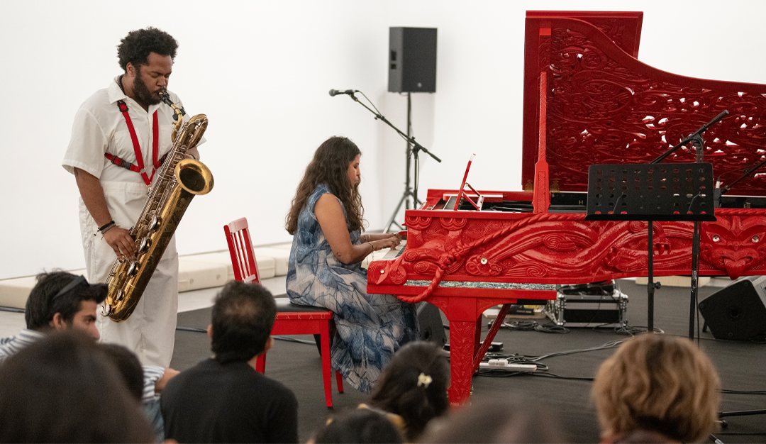 تارا الدغيثر: عندما أكون الصوت المحرّك في العرض لا بد أن أستحوذ على المسرح بكامله لأتمكن من جذب الجمهور