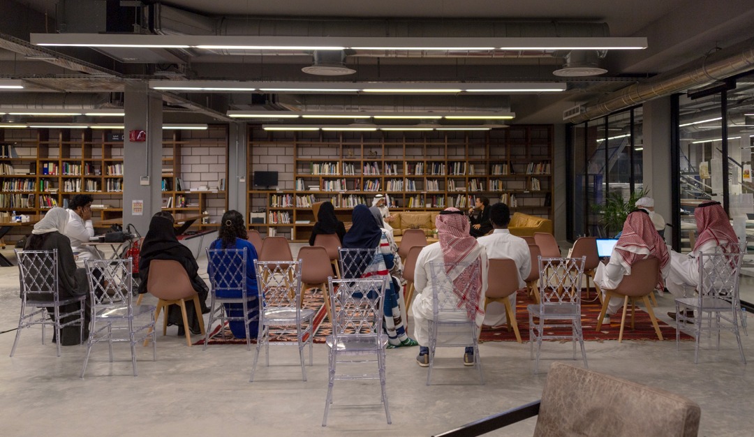 أسئلة حول تجربتنا الأدبية وعناصر بصمة فن الكتابة